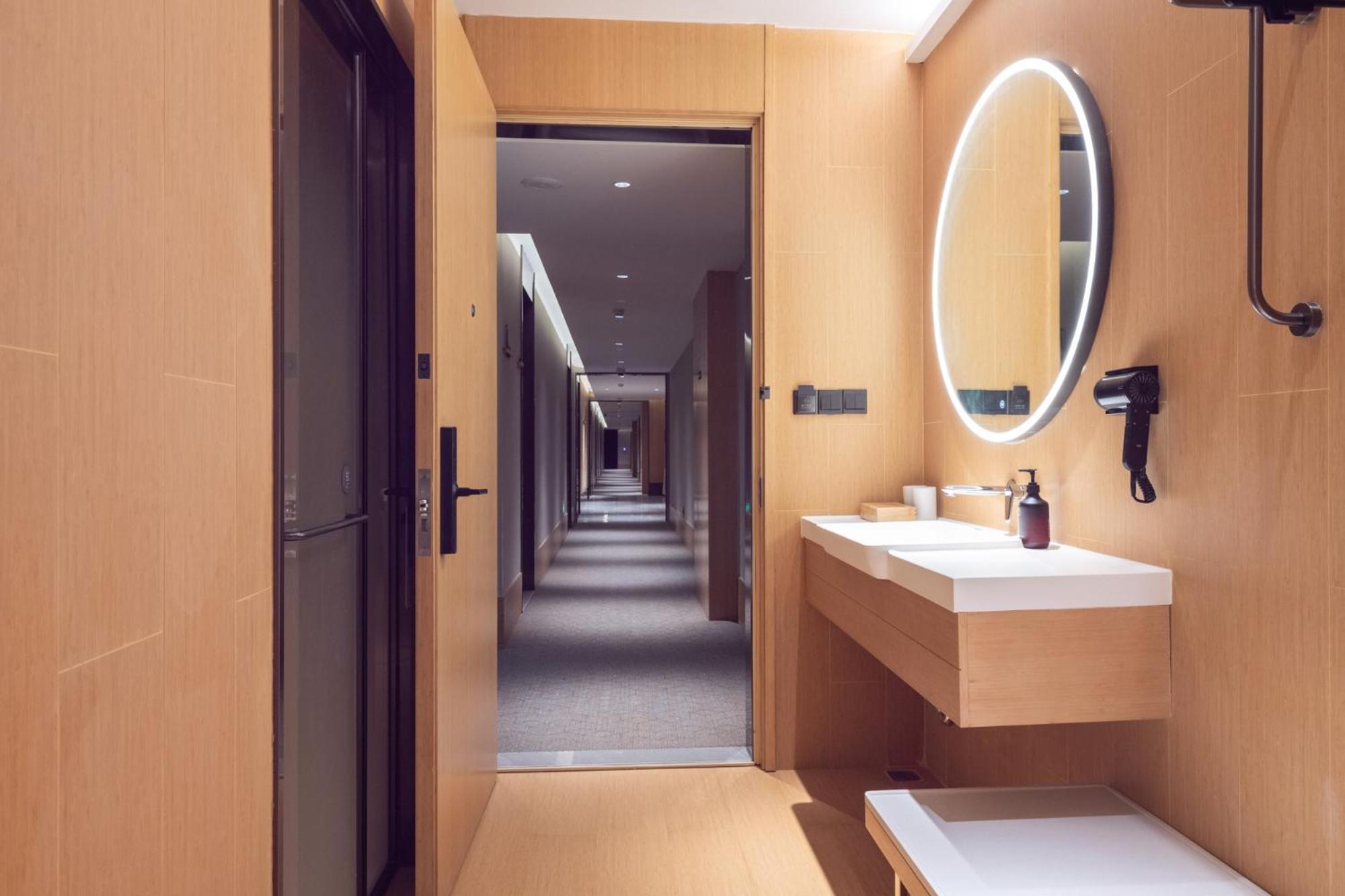 Ji Pudong Airport East Station - Pudong Airport Free Shuttle Bus Hotel Shanghai